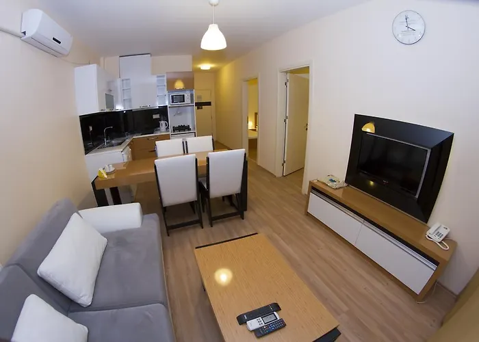 Aparthotel Esguven Apart