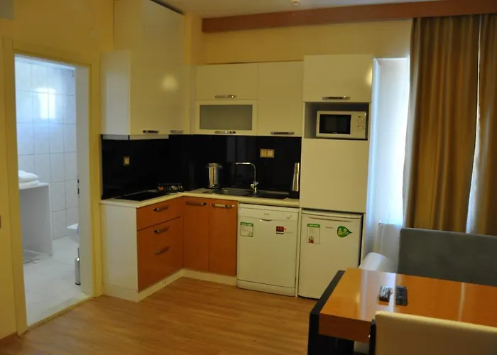 Aparthotel Esguven Apart